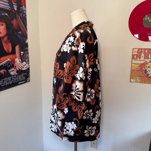 Vintage Hawaiian Original Black, Orange, and White Floral Buttoned Shirt - Picture 5 of 11